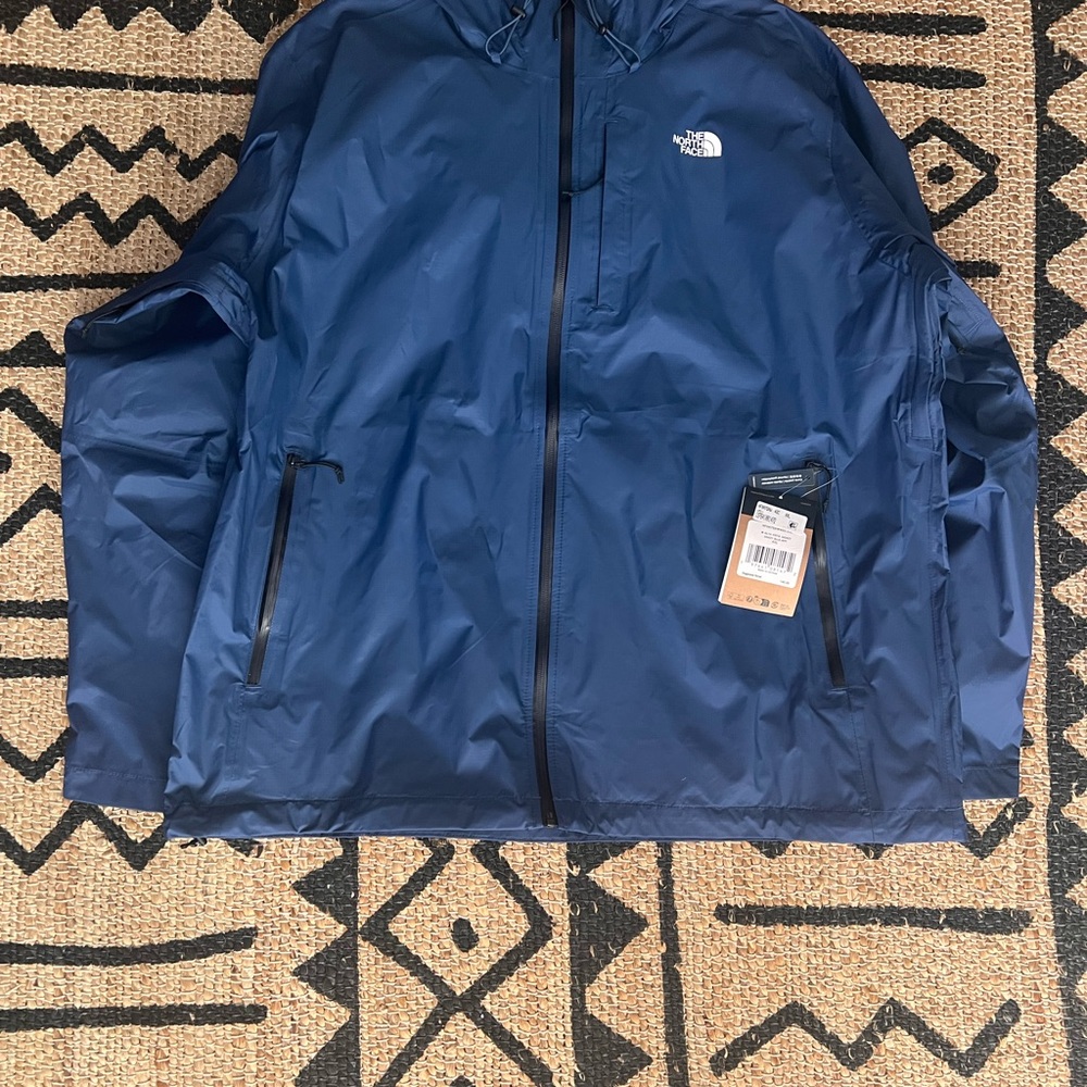 The North Face Men's Navy Raincoat, brand new with Tag - Picture 3 of 9